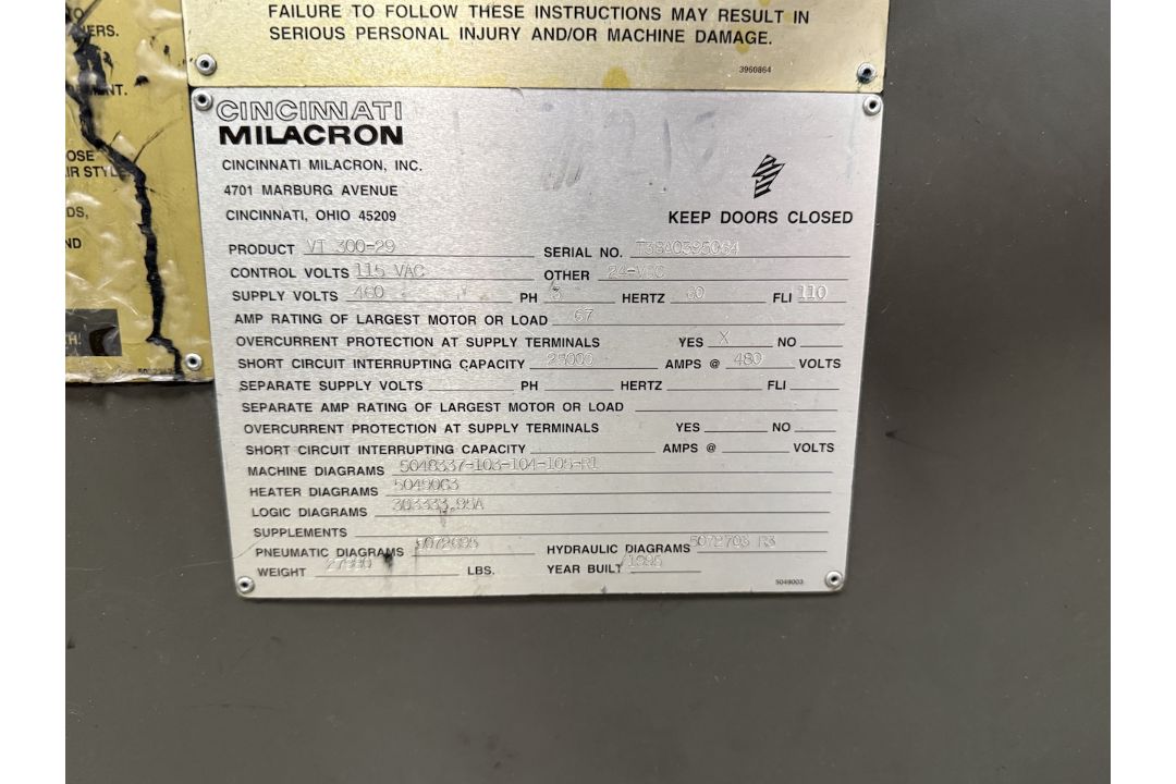 Cincinnati Milacron 300 Ton Injection Molding Press - Image 8 of 9
