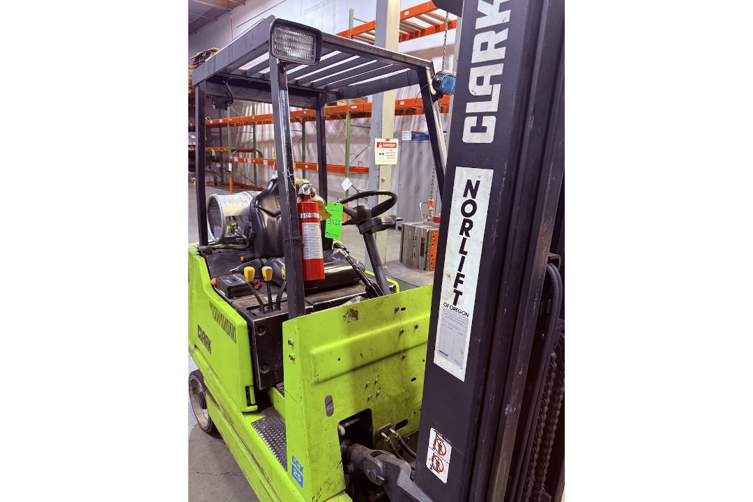 Clark 5,000 lb. Capacity Forklift - Image 9 of 9