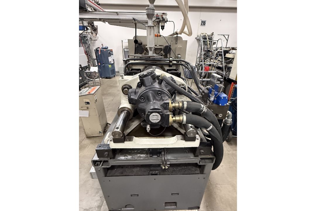Cincinnati Milacron 220 Ton Injection Molding Press - Image 10 of 13