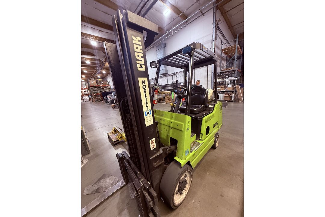 Clark 5,000 lb. Capacity Forklift - Image 6 of 9