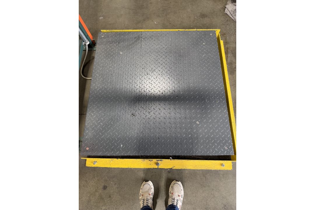 WorldWeigh Floor Scale w/Digital Indicator - Image 2 of 5