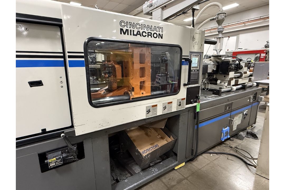 Cincinnati Milacron 220 Ton Injection Molding Press - Image 2 of 13