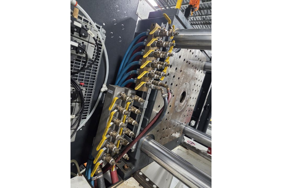 2016 Milacron Ferromatik 220 Ton Injection Molding Press - Only 2,718 Hours - Image 10 of 25
