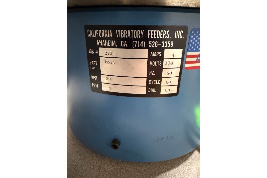 California Vibratory Feeders Vibratory Bowl Feeder w/Linear Track - Image 4 of 5
