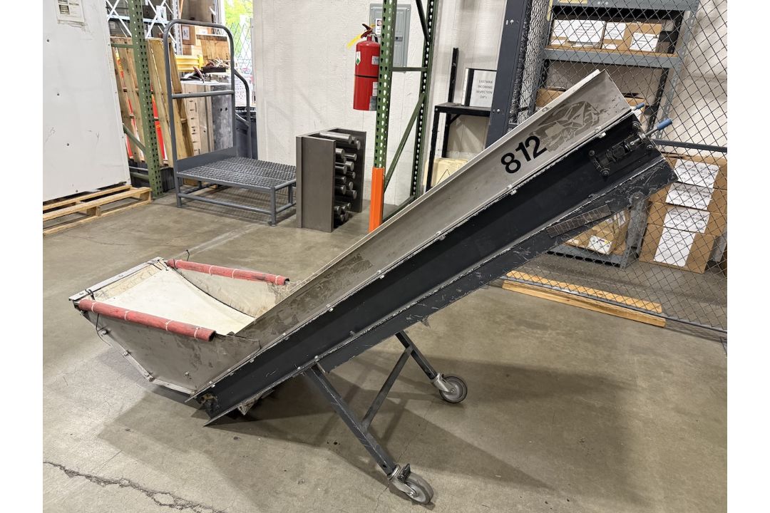 Portable Incline Cleated Belt Conveyor - Image 1 of 5