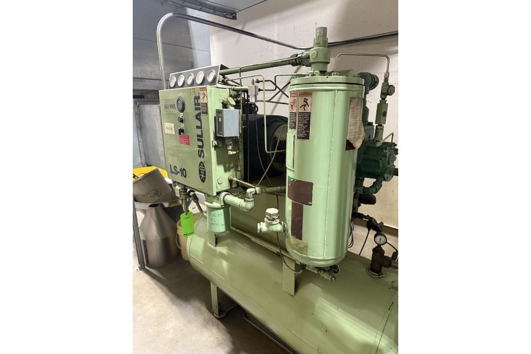 Sullair Rotary Screw Air Compressor, Tank Mounted - Image 4 of 7