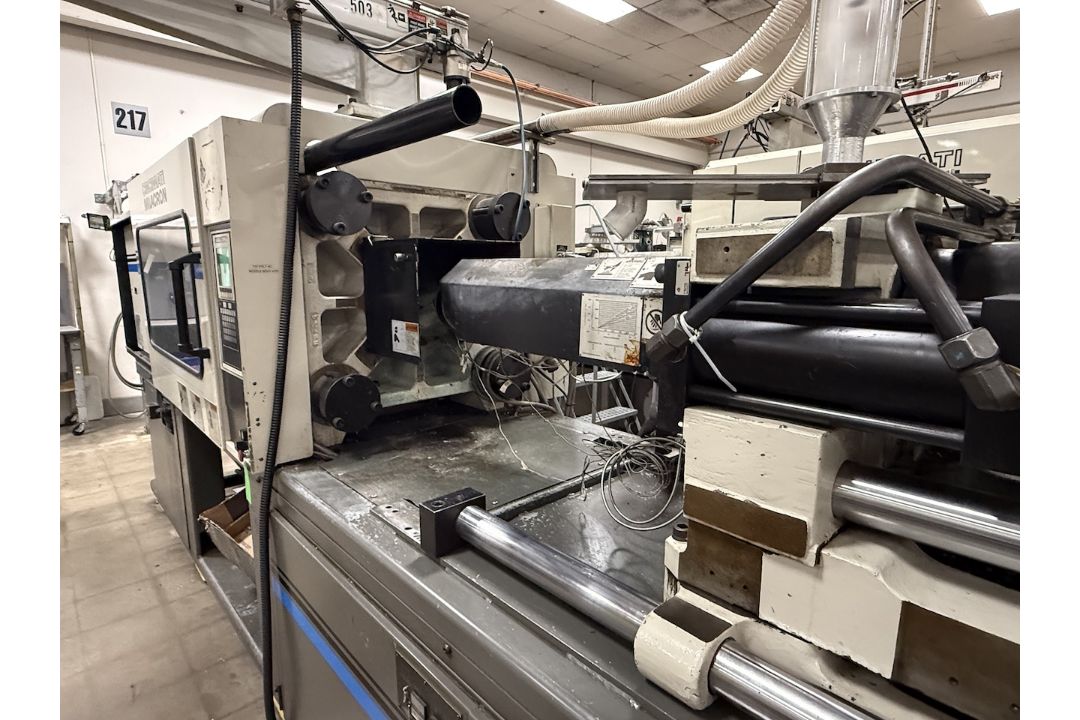 Cincinnati Milacron 220 Ton Injection Molding Press - Image 7 of 13