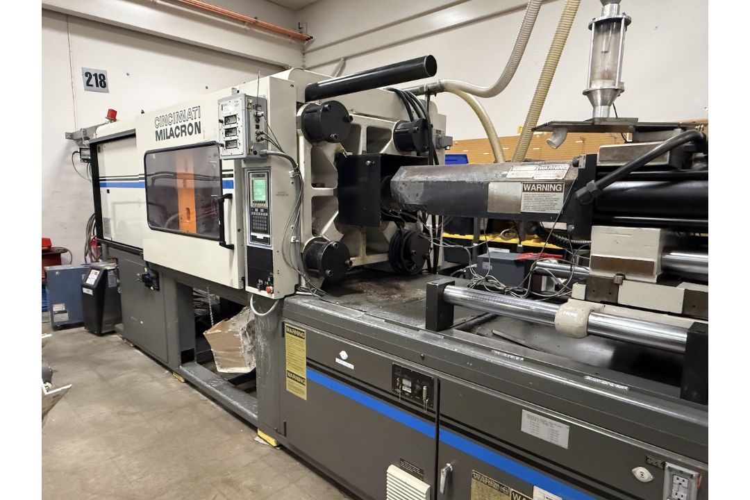 Cincinnati Milacron 300 Ton Injection Molding Press - Image 1 of 9
