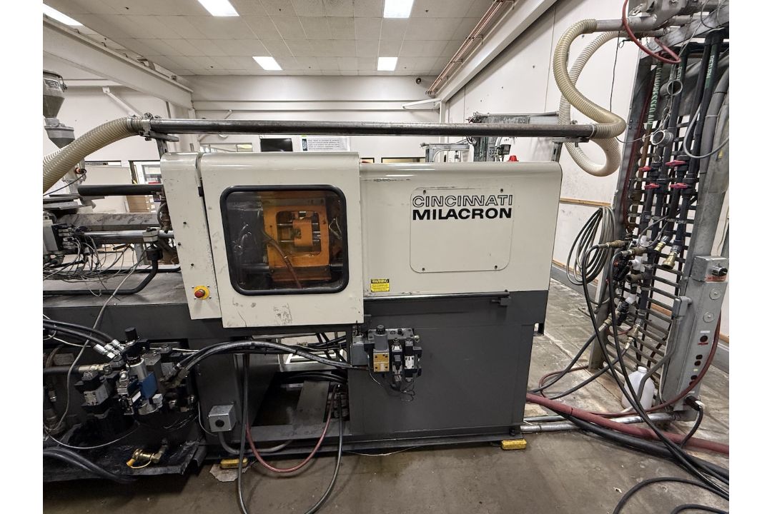 Cincinnati Milacron 55 Ton Injection Molding Press - Image 7 of 16