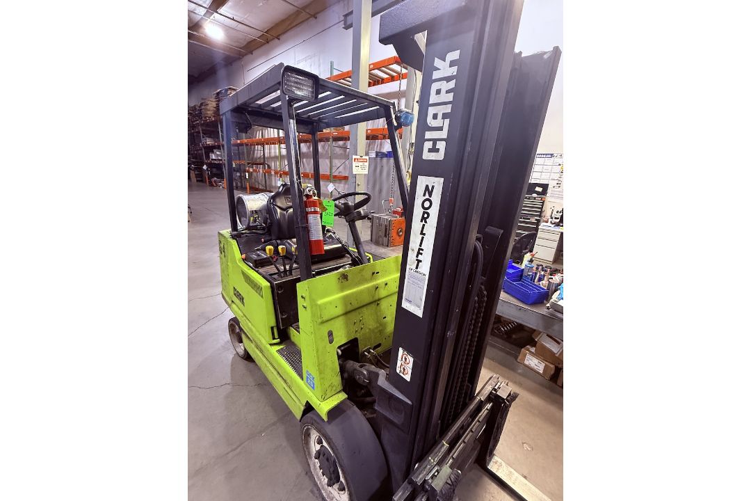 Clark 5,000 lb. Capacity Forklift - Image 8 of 9