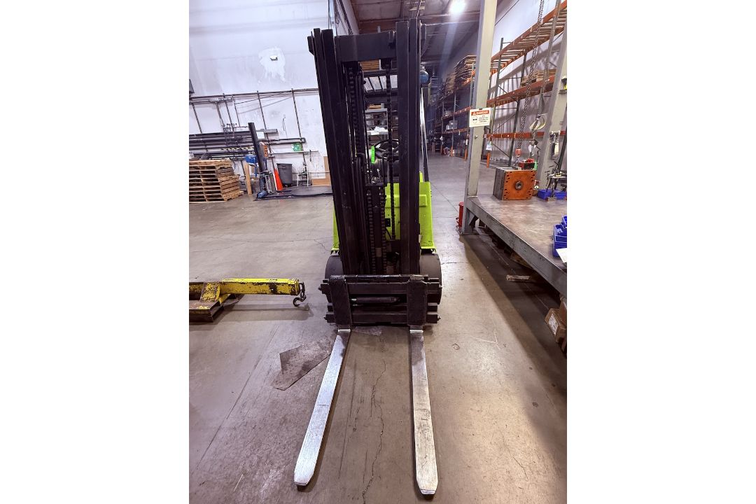 Clark 5,000 lb. Capacity Forklift - Image 7 of 9