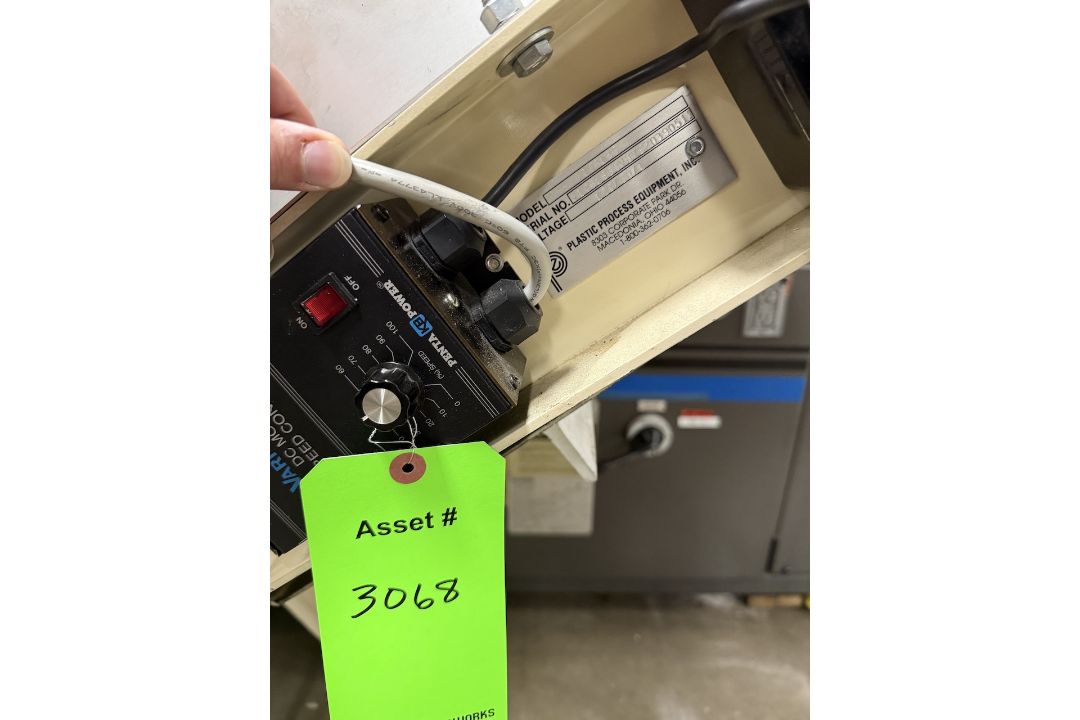 Plastic Process Equipment Portable Incline Cleated Belt Conveyor - Image 4 of 4