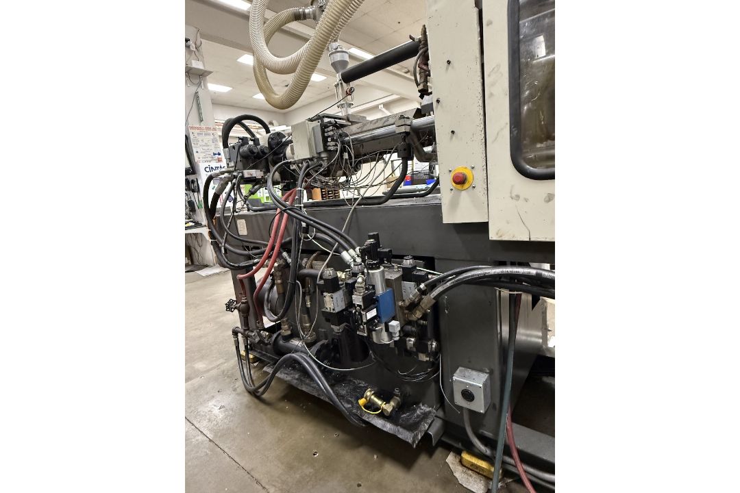 Cincinnati Milacron 55 Ton Injection Molding Press - Image 9 of 16