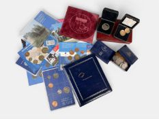 Lot of various coins, both Euros and Guilders, must be seen.