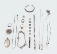 A collection of various silver jewelry, including Pandora. Total weight 122 grams.