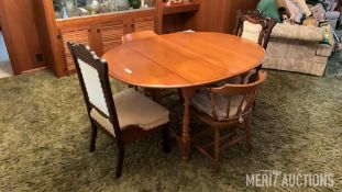 Kitchen Table with (4) Mismatched Chairs