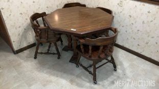 Kitchen Table with (4) Chairs