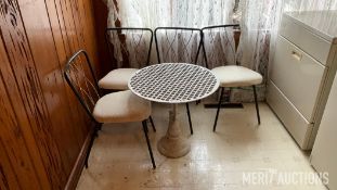 Outdoor Table with (4) Chairs