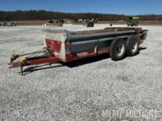 New Idea 3732 Manure Spreader