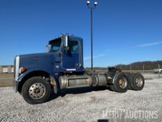 2010 Peterbilt Day Cab Semi Tractor