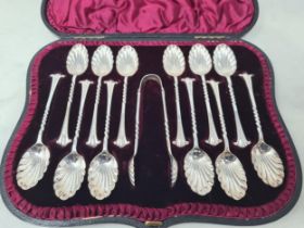 One dozen Victorian silver Teaspoons and Sugar Tongs, Onslow pattern, Sheffield 1890/1, in case