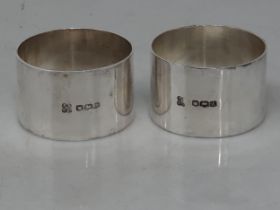 A pair of George VI silver plain circular Napkin Rings, Sheffield 1943, 70gms