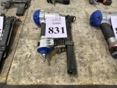 SPOTNAILS PNEUMATIC NAIL/STAPLE GUN