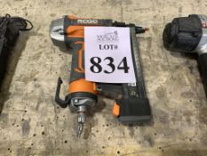 RIDGID PNEUMATIC NAIL/STAPLE GUN