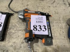 RIDGID PNEUMATIC NAIL/STAPLE GUN