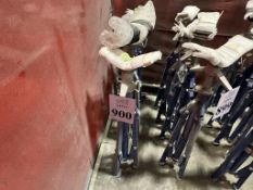 WESTWARD FOLDING V-HEAD PIPE STANDS