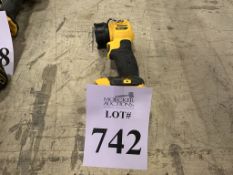 DEWALT CORDLESS FLASHLIGHT