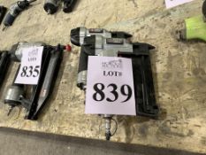PORTER CABLE PNEUMATIC STAPLE GUN
