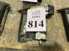PORTER CABLE PNEUMATIC NAIL/STAPLE GUN