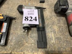 PORTER CABLE PNEUMATIC NAIL/STAPLE GUN