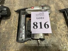 PORTER CABLE PNEUMATIC NAIL/STAPLE GUN