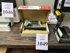 PORTER CABLE PNEUMATIC STAPLE GUN