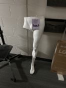 MALE MANNEQUIN LEG