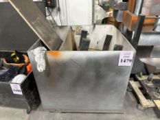 SCRAP WOOD BOX ON CASTERS