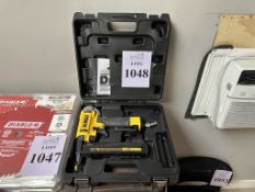 DEWALT PNEUMATIC NAIL/STAPLE GUN