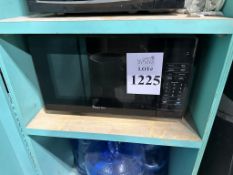 MAGIC CHEF MICROWAVE