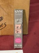 LOT CONSISTING OF (19) NYK PROFESSIONAL MAKEUP