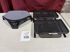 LOT CONSISTING OF MONITOR RISERS