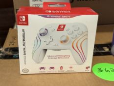 NINTENDO SWITCH AFTERGLOW WAVE CONTROLLERS (NEW)