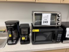 VARIOUS KITCHEN APPLIANCES AND SOME