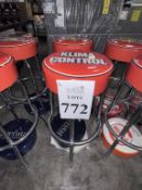 STANDARD BUTTON TOP BARSTOOL