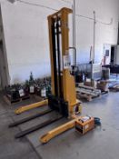 ULINE STRADDLE STACKER ELECTRIC HYDRAULIC PALLET