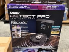 SHARK DETECT PRO ROBOT VACUUM (NEW)