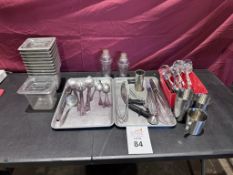 LOT CONSISTING OF ASSORTED SERVING UTENSIL