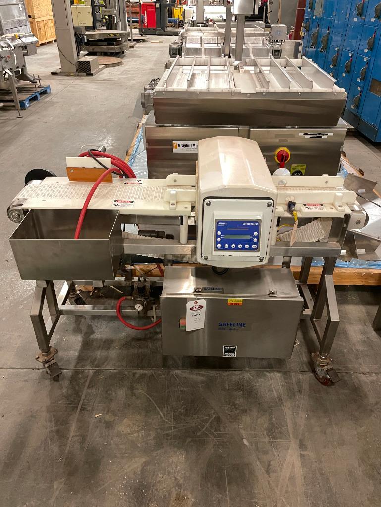 .5"x2.5" Mettler Toledo Safeline SL1000 Metal Detector on 6"x60"x33" Conveyor