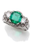 EMERALD DIAMOND RING